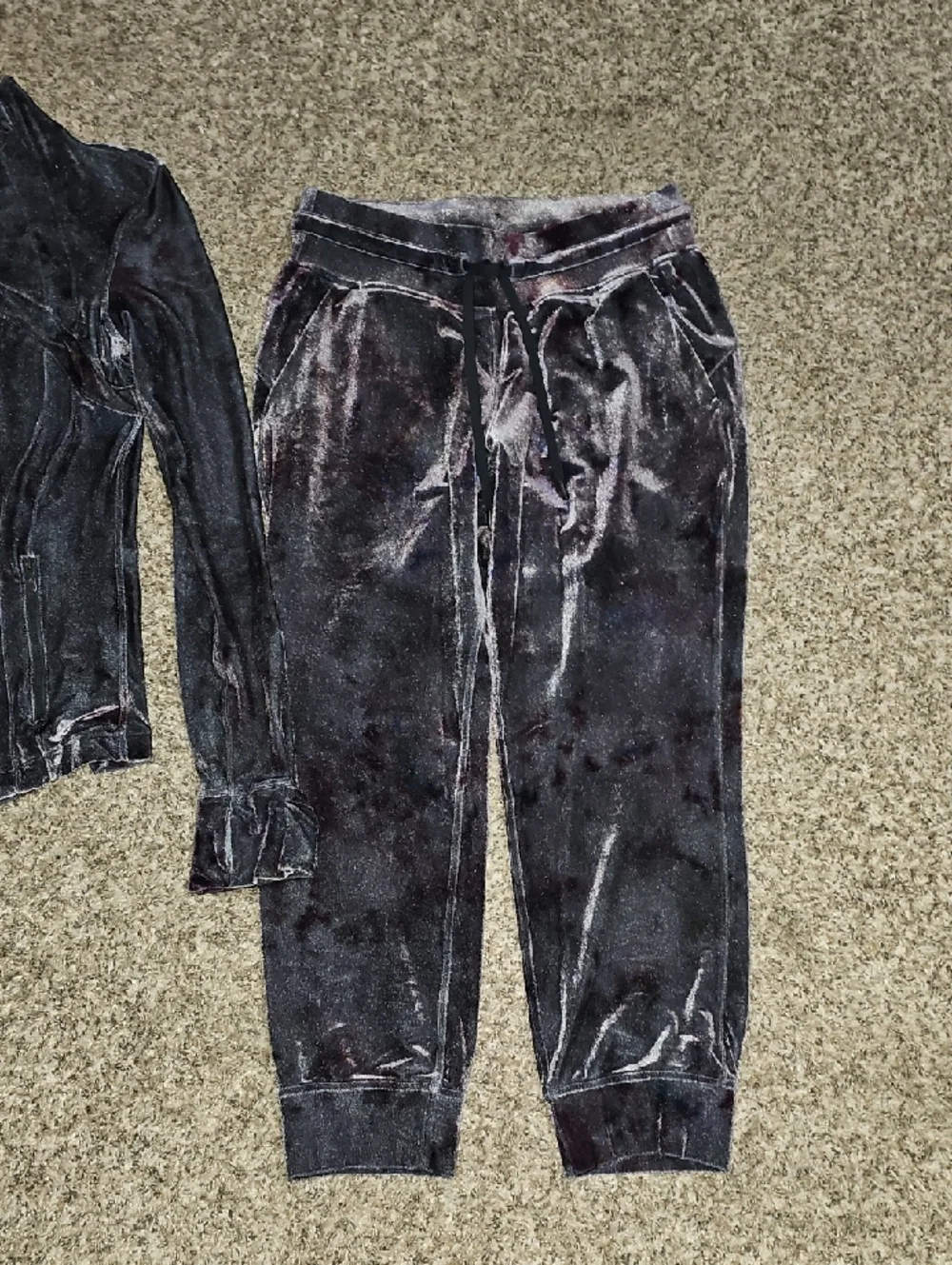 Lululemon Womens Gorgeous Tie Dye Velvet Sz 6 Set!!! Like New Condition! RARE!